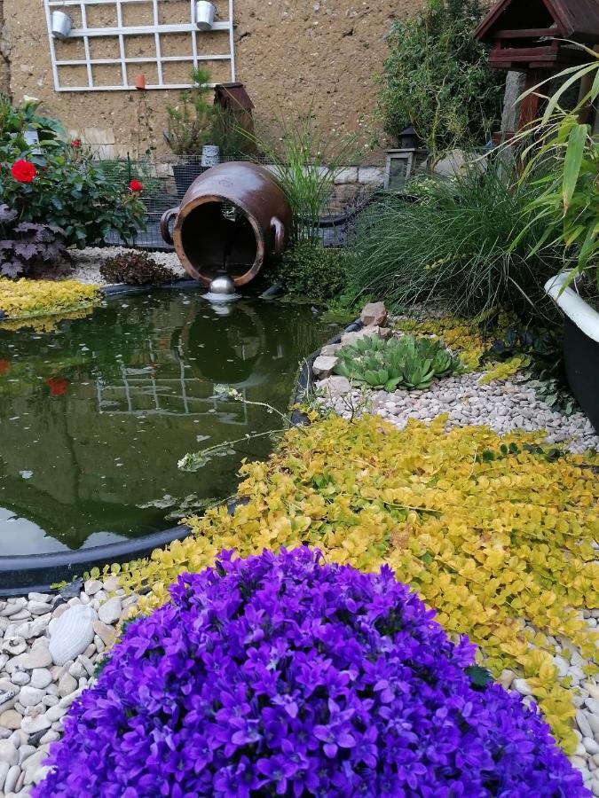 Lola Apartment Montigny-Sur-Crecy Bagian luar foto